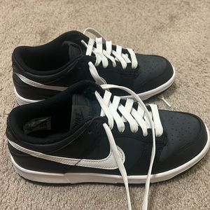 Big Kids Panda Black Dunks Sz 6